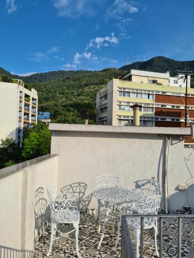 2 Quartos Com Terraco E Vista O Macico Da Tijuca - 5min Estacao Do Metro - Wi-fi 75mbps - Ar Split Nos Quartos - Cozinha Completa * Río de Janeiro