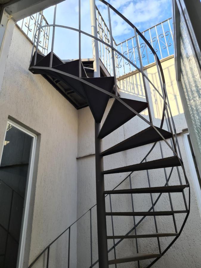 Apartamento 2 Quartos Com Terraco E Vista O Macico Da Tijuca - 5min Estacao Do Metro - Wi-fi 75mbps - Ar Split Nos Quartos - Cozinha Completa Río de Janeiro